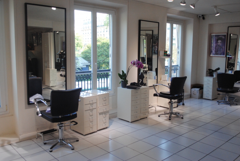 salon-coiffure-GORBIO-min_floor-home-office-property-living-room-room-781228-pxhere.com